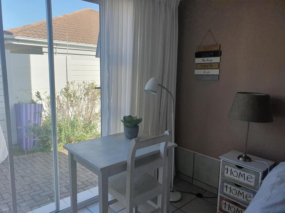 Nahoon Bed & Breakfast East London Eksteriør billede
