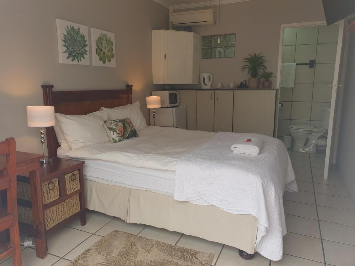 Nahoon Bed & Breakfast East London Eksteriør billede